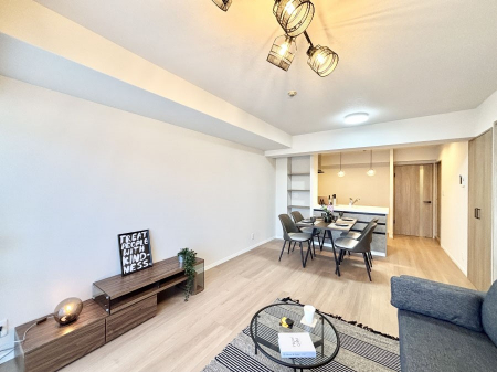 ���r���O�@�������������͋C�̂k�c�j�͉Ƒ��݂�Ȃ̉��K���