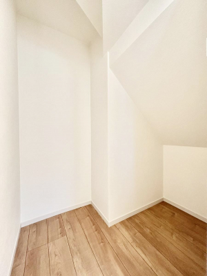 ���̑��@���r���O���ɃE�H�[�N�C���N���[�[�b�g�t���Ő�����Ԃ��L�����p�ł��܂��B�@