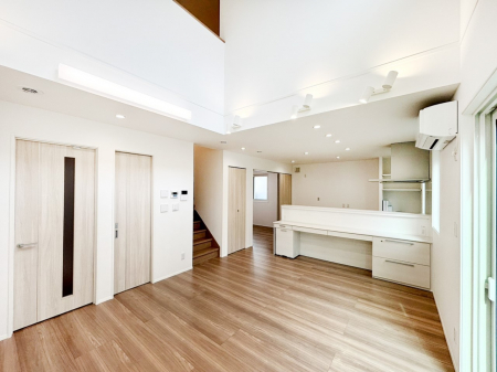 rO@Ƒc̎ԂȂ났̃rO_CjOB   