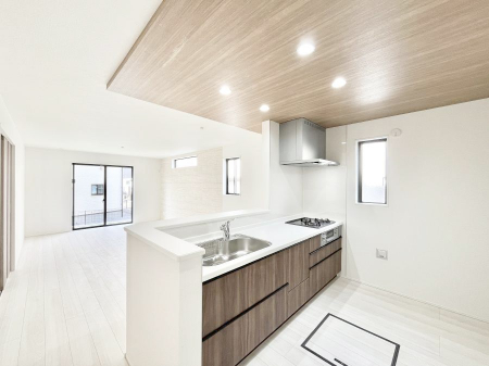 �L�b�`���@�u�₩�ȕ����ʂ蔲����L�b�`���B��������̂Ŗ��邭���C�ɂ��𗧂��܂��B