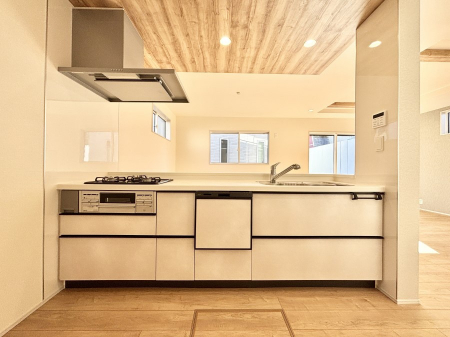 �L�b�`���@�������������I�ɁA�y�����I�V�X�e���L�b�`��  