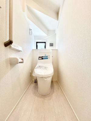 �g�C���@�g�C����1�K��2�K���ꂼ��ɔz�u����Ă��ĂƂĂ��֗��ł��B 