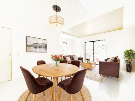 ���r���O�@���Ƒ��̓��₩�Șb�����ŕ�܂�閾�邢���r���O  ���Ƌ��CG�ł�