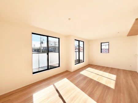 ���̑����ρ@�Ƒ��̏Ί炪���R�Ɛ��܂�Ă���A����ȕ��͋C�̃_�C�j���O�Ɏd�オ���Ă��܂� 