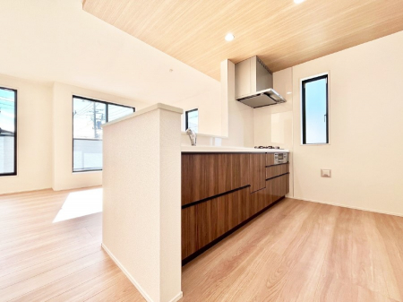 �L�b�`���@���������Ȃ��炲�Ƒ��Ƃ̉�b���y���߂�ΖʃJ�E���^�[�L�b�`��