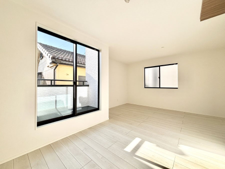 ���̑����ρ@�傫�ȑ����炽���Ղ�̗z���ƕ����������郊�r���O  