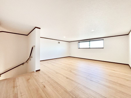 ���[�@���������[�́A�G�߂̃C�x���g�p�i��~���̕z�c�Ȃǈꎞ�I�ɂ��܂��ꏊ�Ƃ��ĕ֗��ł��B 