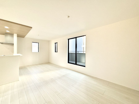 ���r���O�@�傫�ȑ����炽���Ղ�̗z���ƕ����������郊�r���O