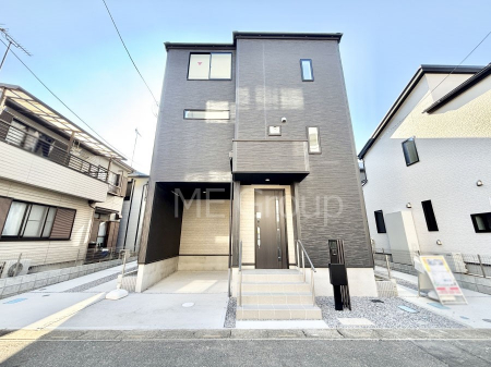 ���n�O�ώʐ^�@�������ꂽ�O�ρA�㎿�ȏZ��Ԃ��L���鎺���͉i�����S���ĉ߂�����Z���ł��B 