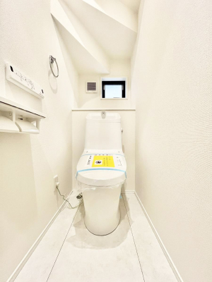 �g�C���@�g�C����1�K��2�K���ꂼ��ɔz�u����Ă��ĂƂĂ��֗��ł��B 