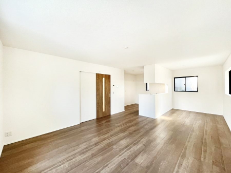 ���r���O�@���R������荞�܂�A�Ƒ��c���̏ꏊ�𖾂邭���o