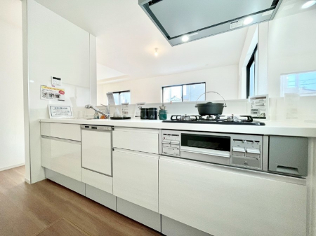 �L�b�`���@���������Ȃ���ł����Ƒ��Ƃ̉�b���y���߂�ΖʃL�b�`�� 