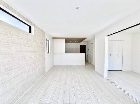 ���̑����ρ@�Ƒ��̏Ί炪���R�Ɛ��܂�Ă���A����ȕ��͋C�̃_�C�j���O�Ɏd�オ���Ă��܂��B