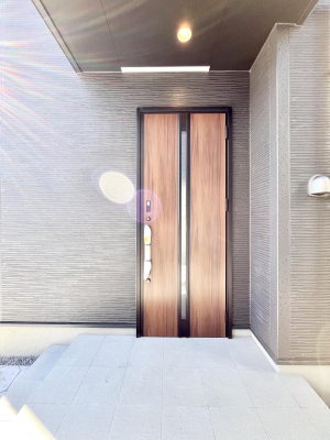 ���ց@��؂ȉƑ��A���q���o�}���錺�ցB