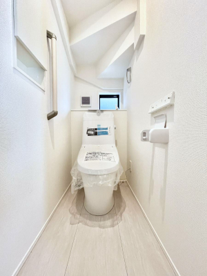 �g�C���@�g�C����1�K��2�K���ꂼ��ɔz�u����Ă��ĂƂĂ��֗��ł��B 