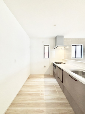 �L�b�`���@�u�₩�ȕ����ʂ蔲����L�b�`���B��������̂Ŗ��邭���C�ɂ��𗧂��܂��B