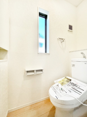 �g�C���@�g�C����1�K��2�K���ꂼ��ɔz�u����Ă��ĂƂĂ��֗��ł��B