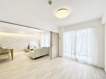 ���̑����ρ@�o���R�j�[���J�������v���X���Ă����m��