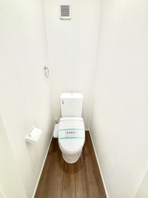 �g�C���@�g�C����1�K��2�K���ꂼ��ɔz�u����Ă��ĂƂĂ��֗��ł��B 