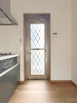 ���̑����ρ@���C���̌��ɂ����ꂵ�������