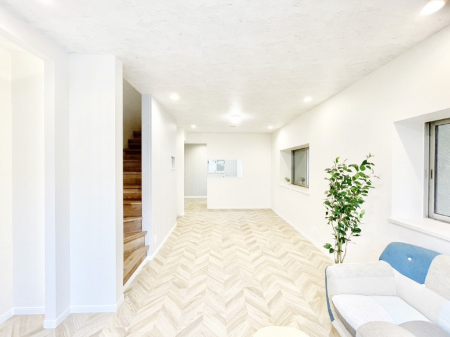 ���̑����ρ@�Ƒ��̏Ί炪���R�Ɛ��܂�Ă���A����ȕ��͋C�̃_�C�j���O�Ɏd�オ���Ă��܂��B