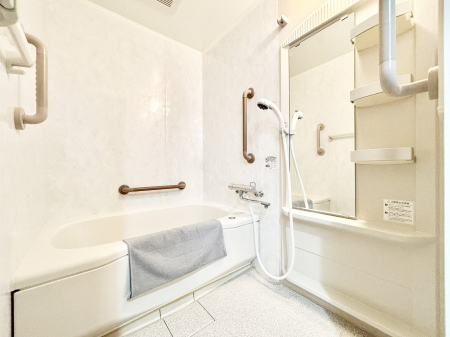 �����@����̔�������Ă���閾�邢�������̂���o�X���[��