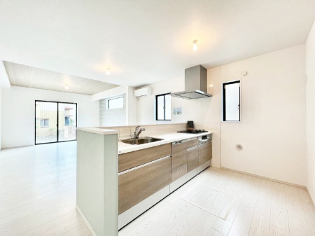 �L�b�`���@���������Ȃ��炲�Ƒ��Ƃ̉�b���y���߂�ΖʃJ�E���^�[�L�b�`��