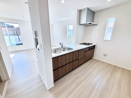 �L�b�`���@�u�₩�ȕ����ʂ蔲����L�b�`���B��������̂Ŗ��邭���C�ɂ��𗧂��܂��B