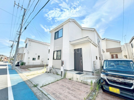 ���n�O�ώʐ^�@�������ꂽ�O�ρA�㎿�ȏZ��Ԃ��L���鎺���͉i�����S���ĉ߂�����Z���ł��B 