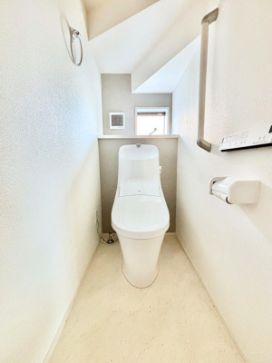 �g�C���@�g�C����1�K��2�K���ꂼ��ɔz�u����Ă��ĂƂĂ��֗��ł��B 