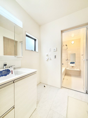 ���ʑ�E���ʏ��@��Ƃ�̐��ʃX�y�[�X�Œ��̐g�x�x���X���[�Y��