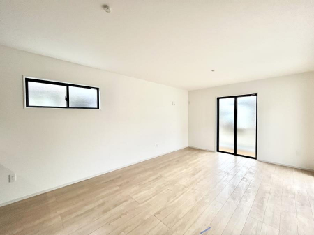 ���̑����ρ@�Ƒ��̏Ί炪���R�Ɛ��܂�Ă���A����ȕ��͋C�̃_�C�j���O�Ɏd�オ���Ă��܂��B