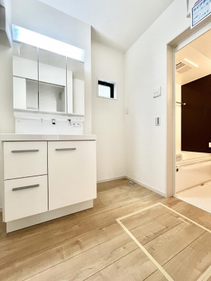 ���̑��@�������̂�����K��Ԃł��B�����̐g�x�x���C�����ǂ����g�������܂��B 