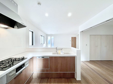 �L�b�`���@�J�E���^�[�z���ɂ��b�������Ȃ��疈���̂������������Ɗy����