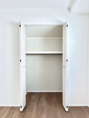 ���[�@�m���̃N���[�[�b�g�B���s��������̂Ō���̈ߗނ�����������܂�܂��B