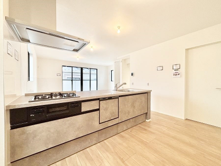 �L�b�`���@�J�E���^�[�z���Ɋy����������ׂ�B�����̂������������Ɣ��������Ȃ肻���ł��ˁB