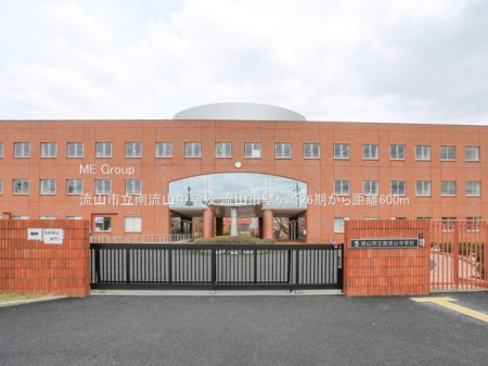 ���ӊ��@���w�Z 600m ���R�s���여�R���w�Z