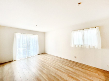 ���r���O�@�Ƒ��c���̎��Ԃ����������Ȃ��났�̃��r���O�_�C�j���O�B   