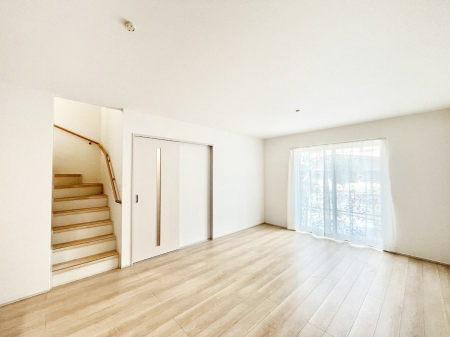 ���̑����ρ@���邢�z���������A�����̕��͋C�ɖ��������_�C�j���O�B   