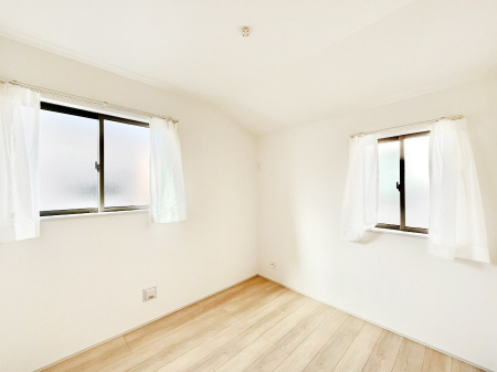 �Q���@�g���₷���`�Ńx�b�g��Ƌ�̒u�����ɂ����邱�Ƃ�����܂���B   