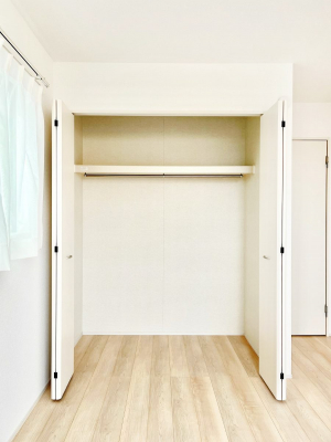 ���[�@�m���̃N���[�[�b�g�B���s��������̂Ō���̈ߗނ�����������܂�܂��B