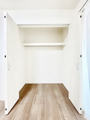 ���[�@�m���̃N���[�[�b�g�B���s��������̂Ō���̈ߗނ�����������܂�܂��B