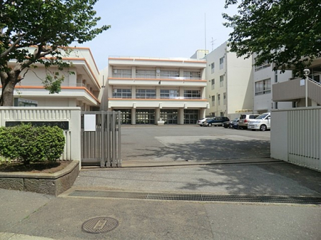 ���ӊ��@���w�Z 750m �D���s���юR�����w�Z