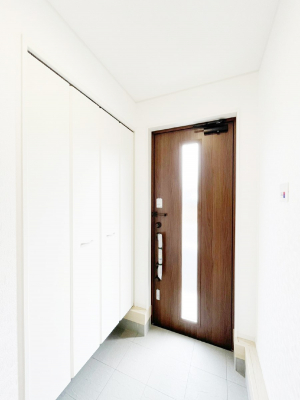 ���ց@�K���X�X���b�g�̓��������փh�A�������Ɍ���͂��Ă���܂�