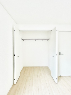 ���[�@��������ߗނ�ו��Ȃǂ̎��[�ɕ֗��ȃN���[�[�b�g�t���ł��B