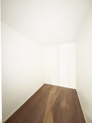 ���̑��@1�K�̃E�H�[�N�C���N���[�[�b�g�̓t�@�~���[�N���[�[�b�g�Ƃ��Ă����p�ł��܂�