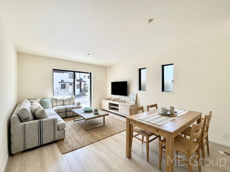 ���r���O�@�傫�ȑ����炽���Ղ�̗z���ƕ����������郊�r���O�@���Ƌ��CG�ł�  