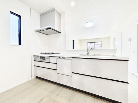 �L�b�`���@���Ƒ��̉�b�e�ޑΖʃL�b�`���I���������̃p�p�}�}�����Ƒ��Ɖ߂������Ԃ����������B