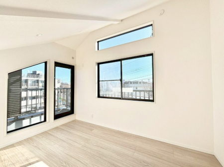 ���̑����ρ@�o���R�j�[���J�������v���X���Ă����m��