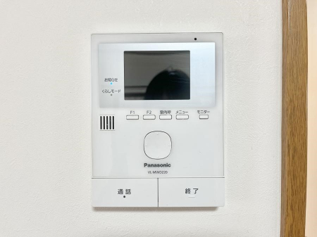 ���̑����ρ@�K��҂���ڂł킩��A���S�̂s�u���j�^�[�t���C���^�[�t�H��